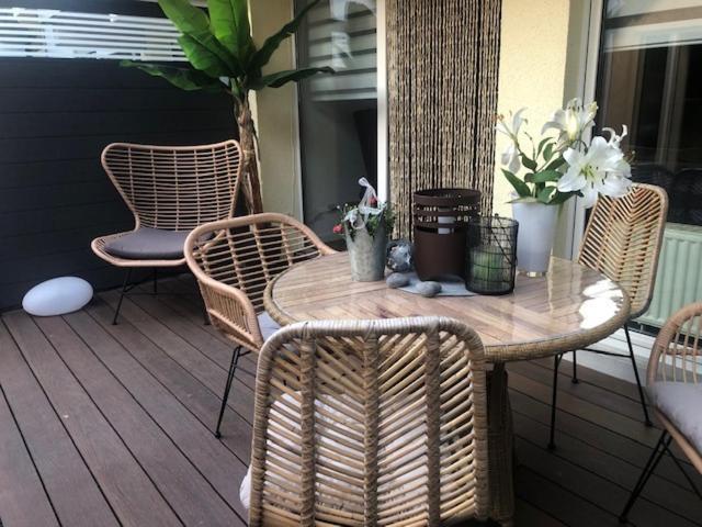 Sehr Schoene Ufernahe Ebenerdige Ferienwohnung Pura Vida Auf Der Halbinsel Scheid Scheid  Exterior foto