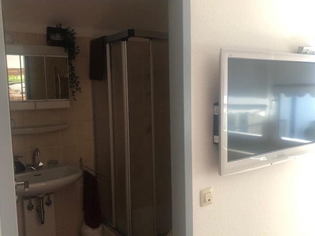 Sehr Schoene Ufernahe Ebenerdige Ferienwohnung Pura Vida Auf Der Halbinsel Scheid Scheid  Exterior foto