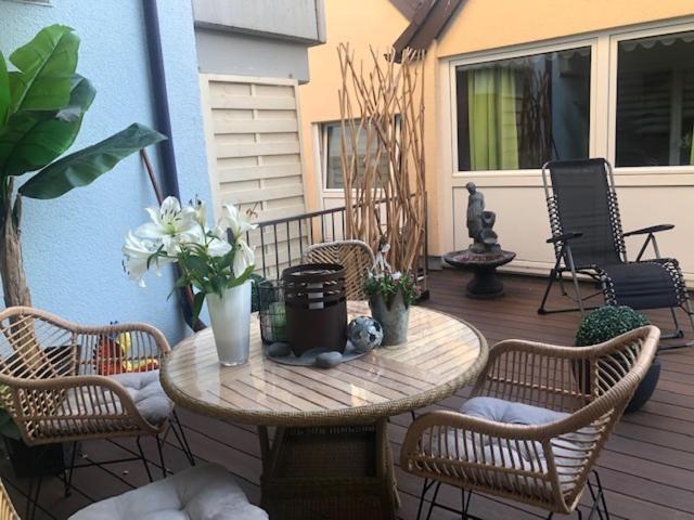 Sehr Schoene Ufernahe Ebenerdige Ferienwohnung Pura Vida Auf Der Halbinsel Scheid Scheid  Exterior foto