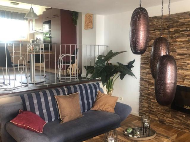 Sehr Schoene Ufernahe Ebenerdige Ferienwohnung Pura Vida Auf Der Halbinsel Scheid Scheid  Exterior foto