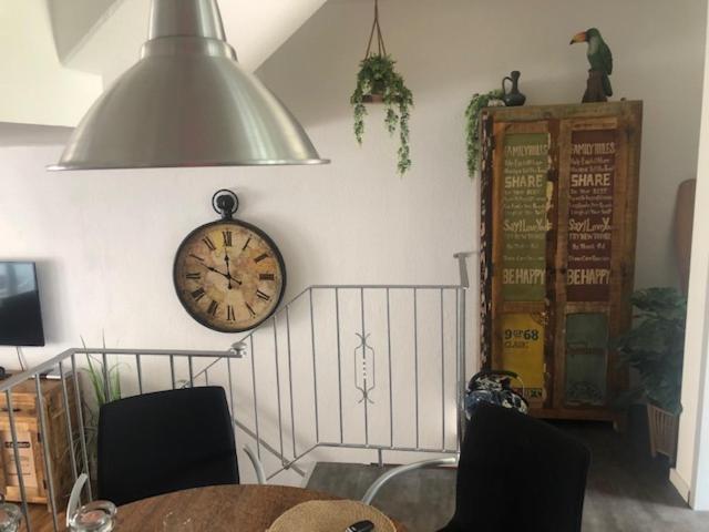 Sehr Schoene Ufernahe Ebenerdige Ferienwohnung Pura Vida Auf Der Halbinsel Scheid Scheid  Exterior foto