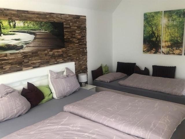 Sehr Schoene Ufernahe Ebenerdige Ferienwohnung Pura Vida Auf Der Halbinsel Scheid Scheid  Exterior foto