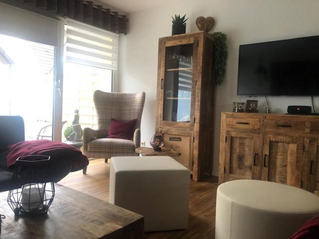 Sehr Schoene Ufernahe Ebenerdige Ferienwohnung Pura Vida Auf Der Halbinsel Scheid Scheid  Exterior foto
